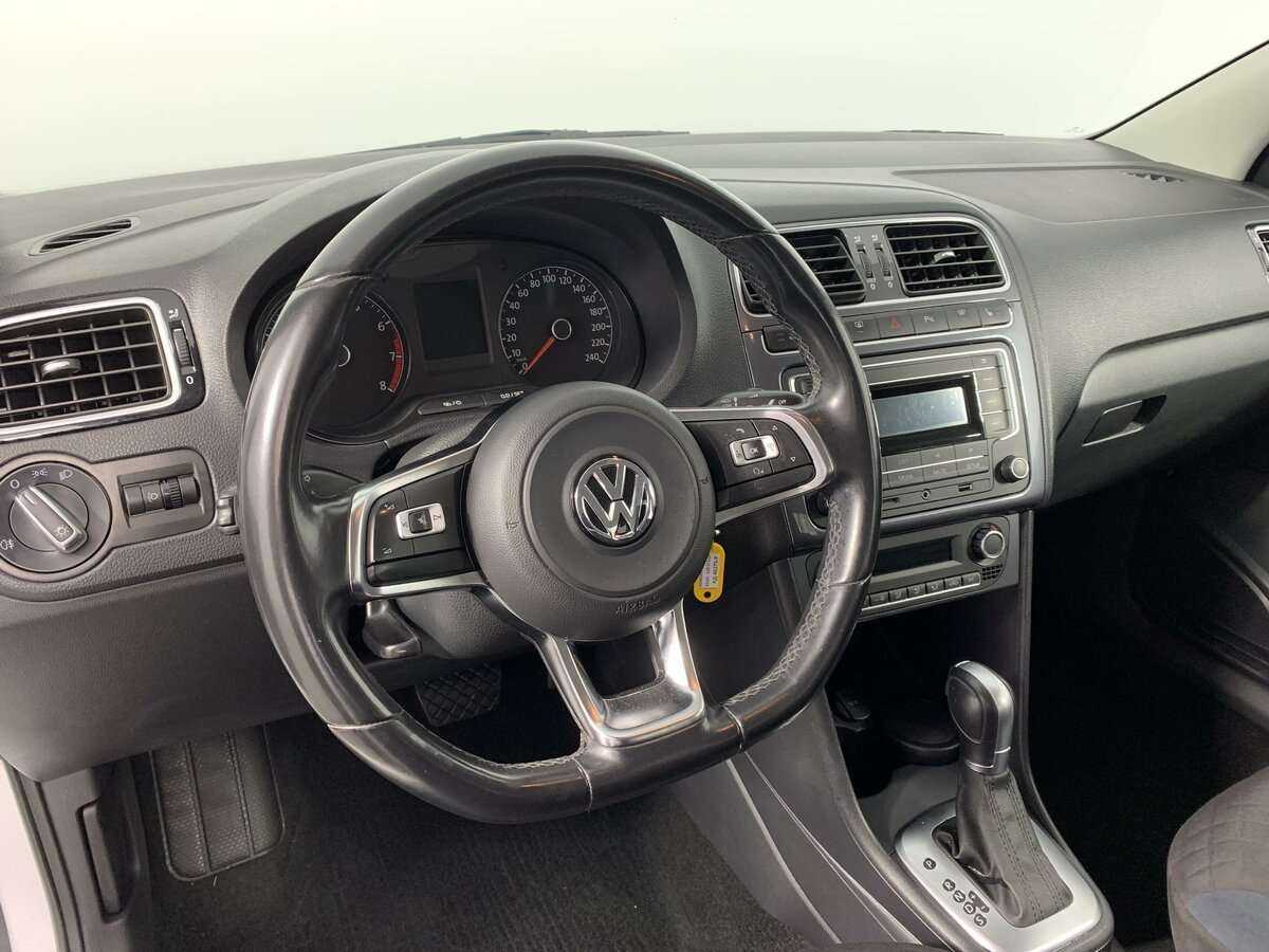 Volkswagen Polo с пробегом — 2020 год. Фото: #12