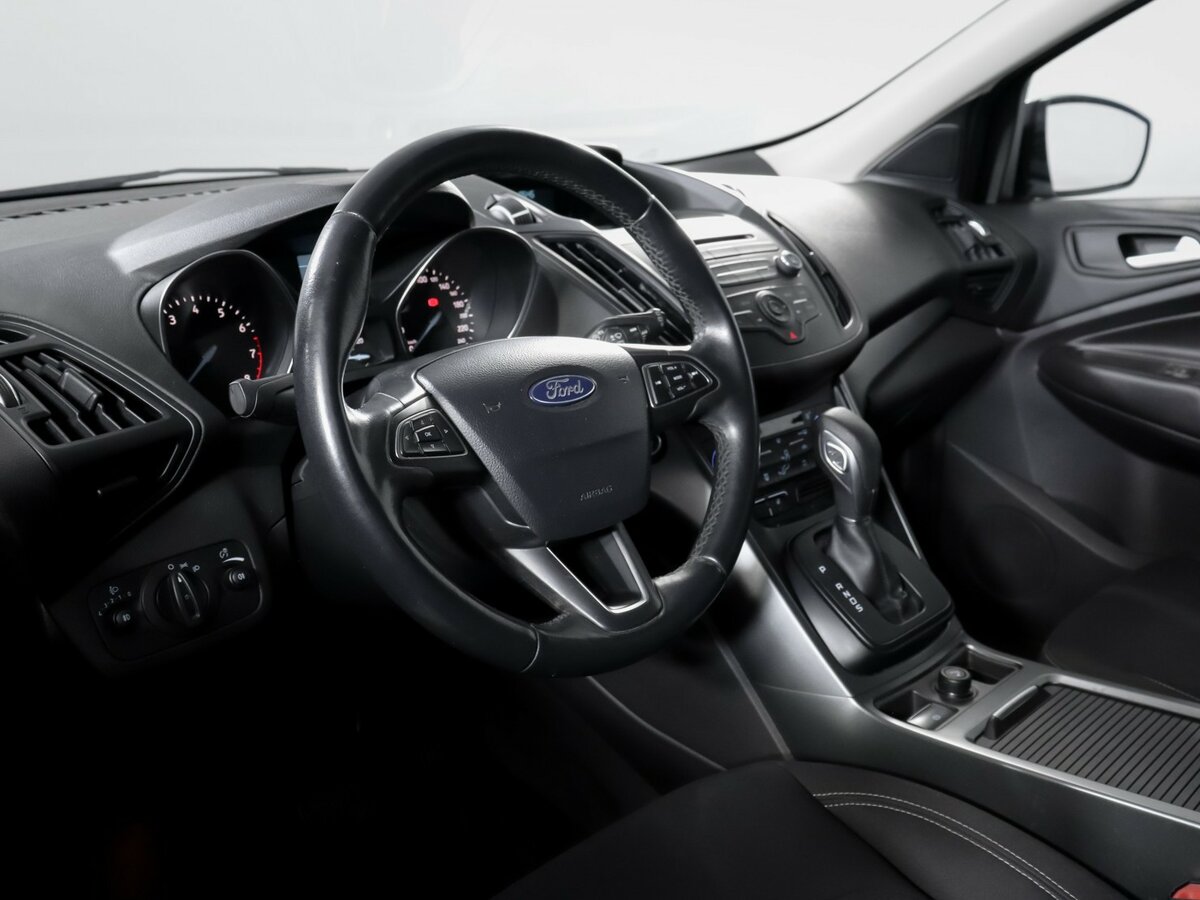 Ford Kuga с пробегом — 2019 год. Фото: #12