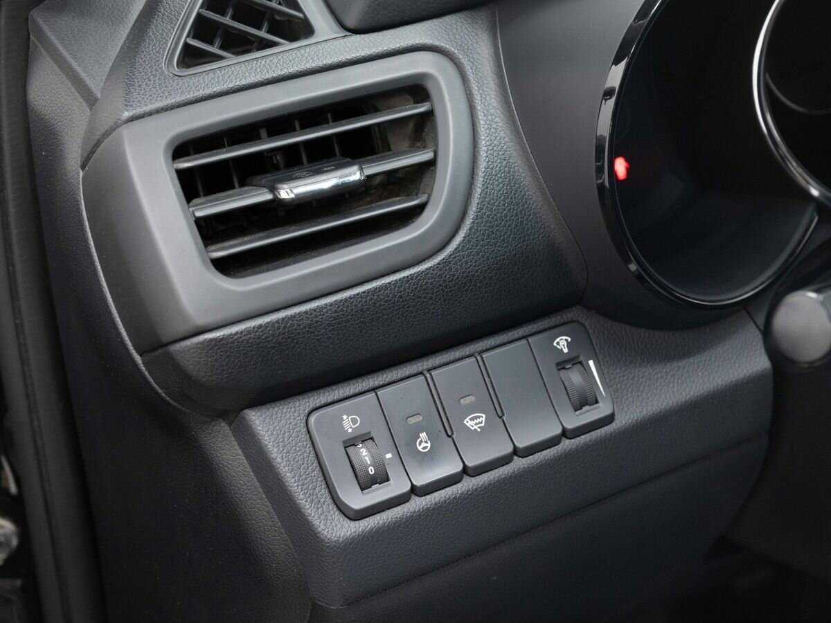 Kia Rio с пробегом — 2012 год. Фото: #17