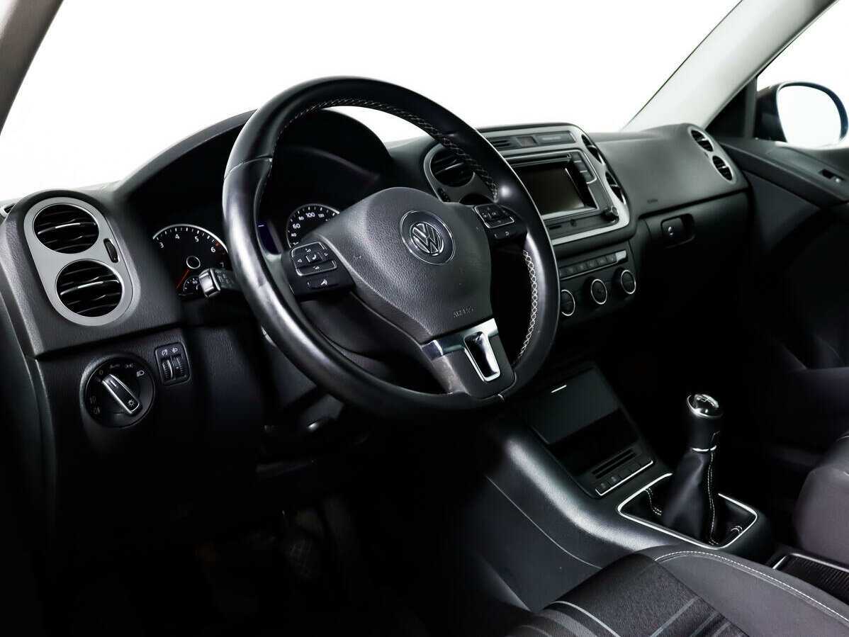 Volkswagen Tiguan с пробегом — 2015 год. Фото: #12
