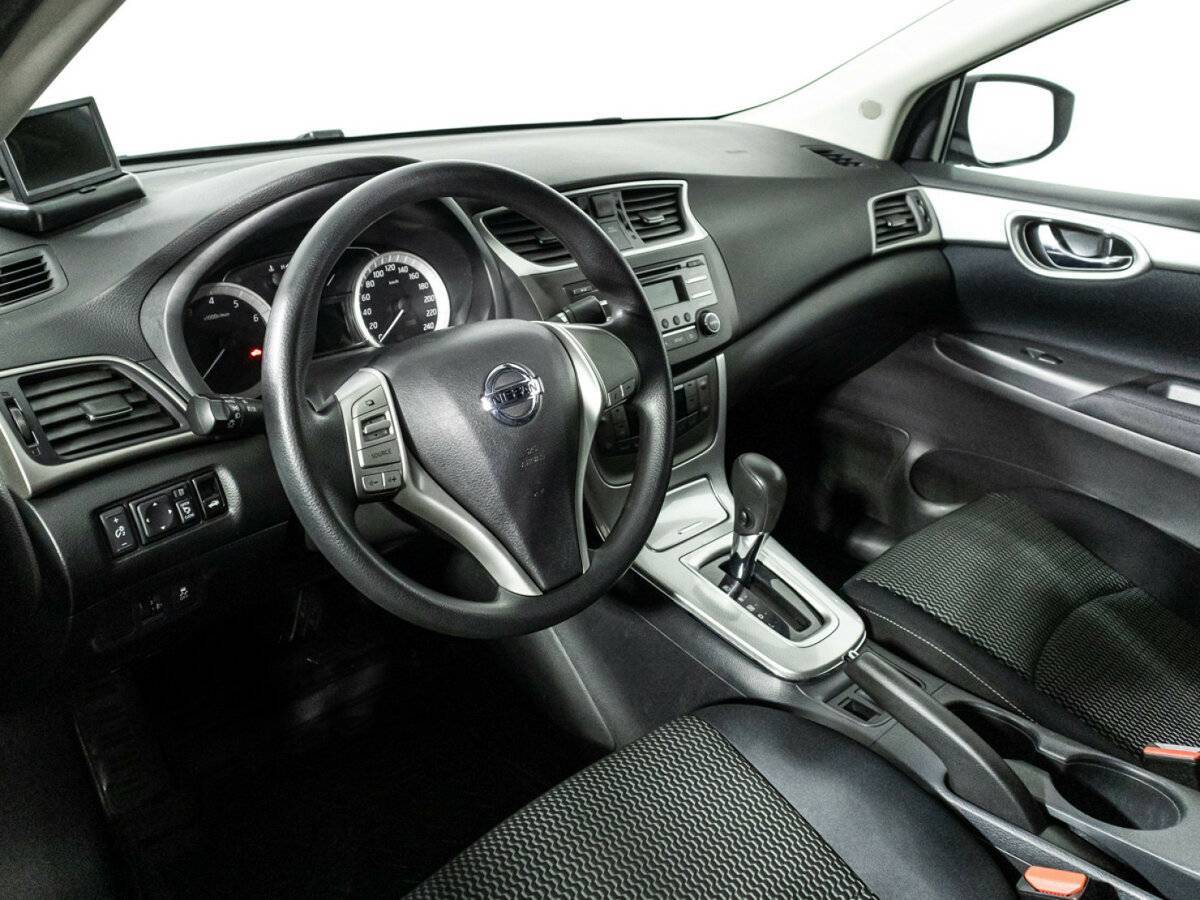 Nissan Sentra с пробегом — 2015 год. Фото: #10