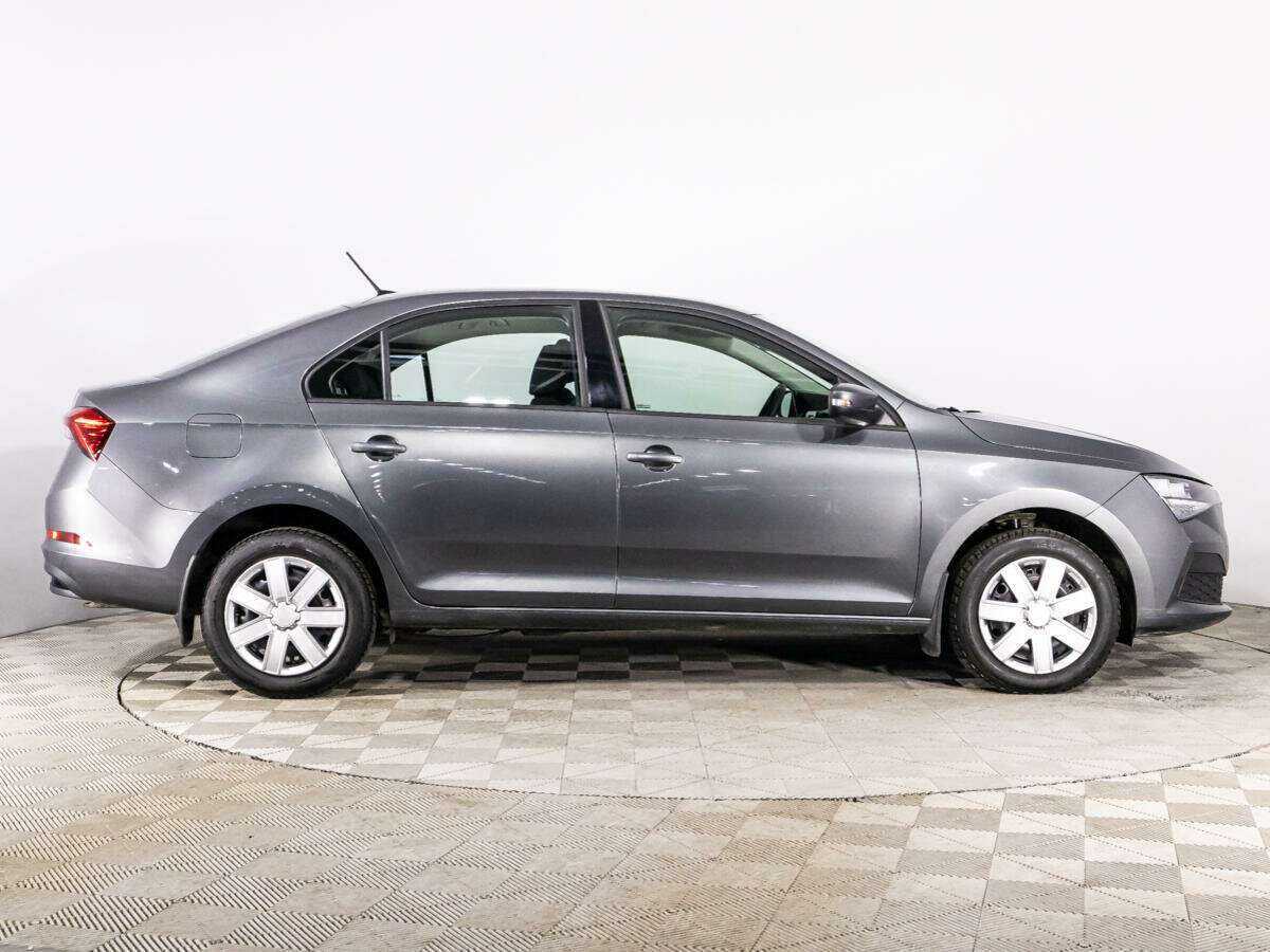 Skoda Rapid с пробегом — 2021 год. Фото: #3