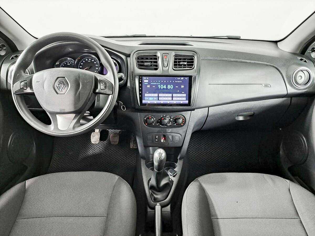 Renault Sandero с пробегом — 2018 год. Фото: #9