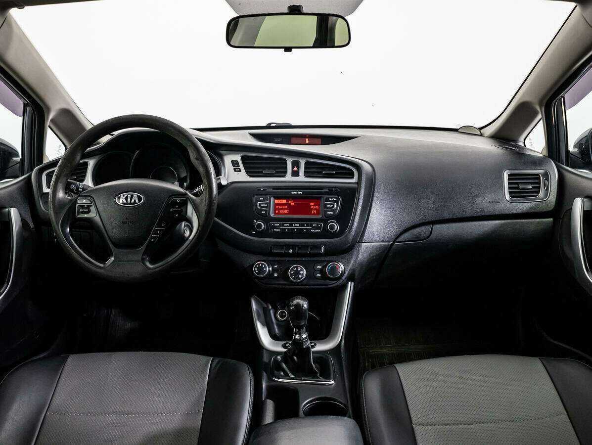 Kia Ceed с пробегом — 2013 год. Фото: #10