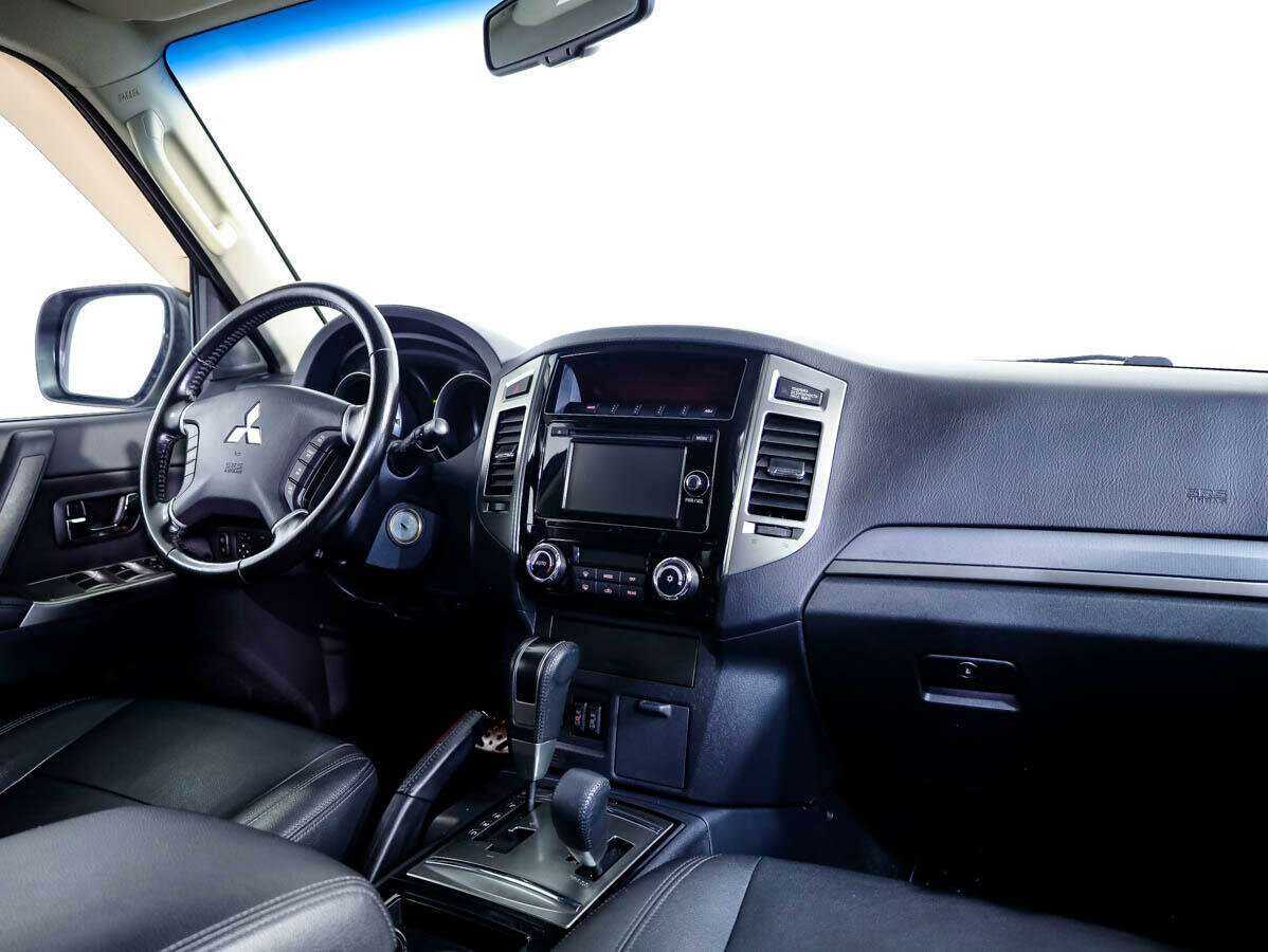 Mitsubishi Pajero с пробегом — 2014 год. Фото: #7
