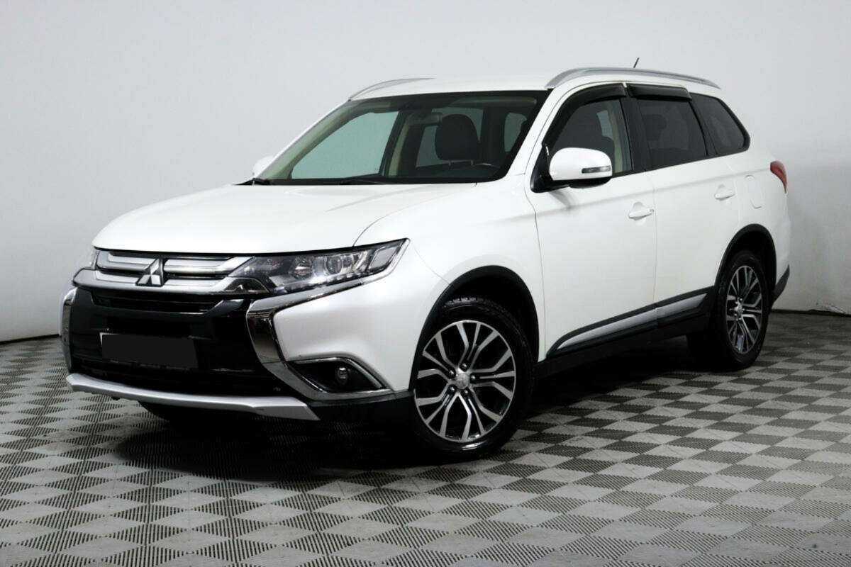 Mitsubishi Outlander с пробегом — 2015 год. Посмотреть фото