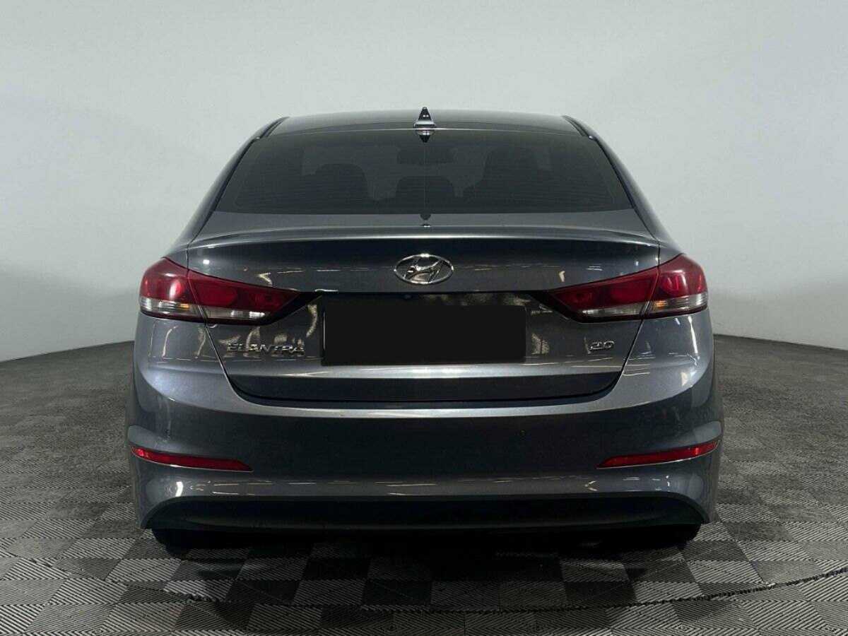 Hyundai Elantra с пробегом — 2018 год. Фото: #5