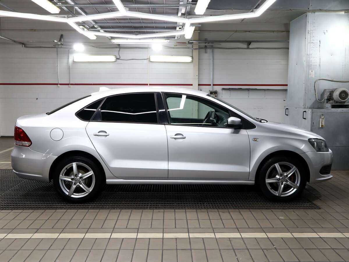 Volkswagen Polo с пробегом — 2012 год. Фото: #10
