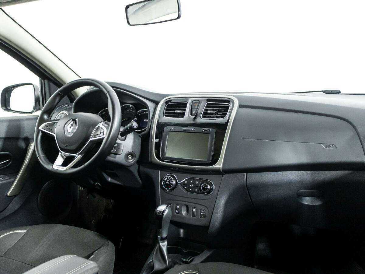 Renault Sandero с пробегом — 2018 год. Фото: #8