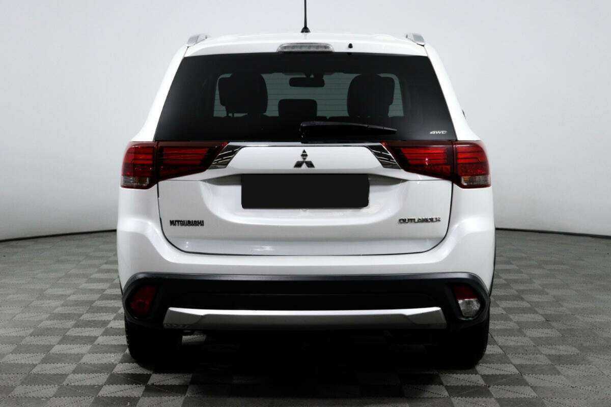 Mitsubishi Outlander с пробегом — 2015 год. Фото: #5