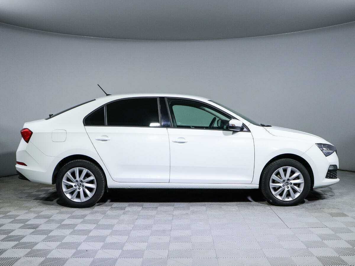 Skoda Rapid с пробегом — 2021 год. Фото: #3