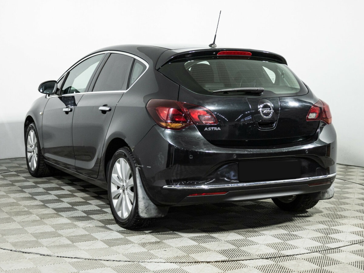 Opel Astra с пробегом — 2013 год. Фото: #8