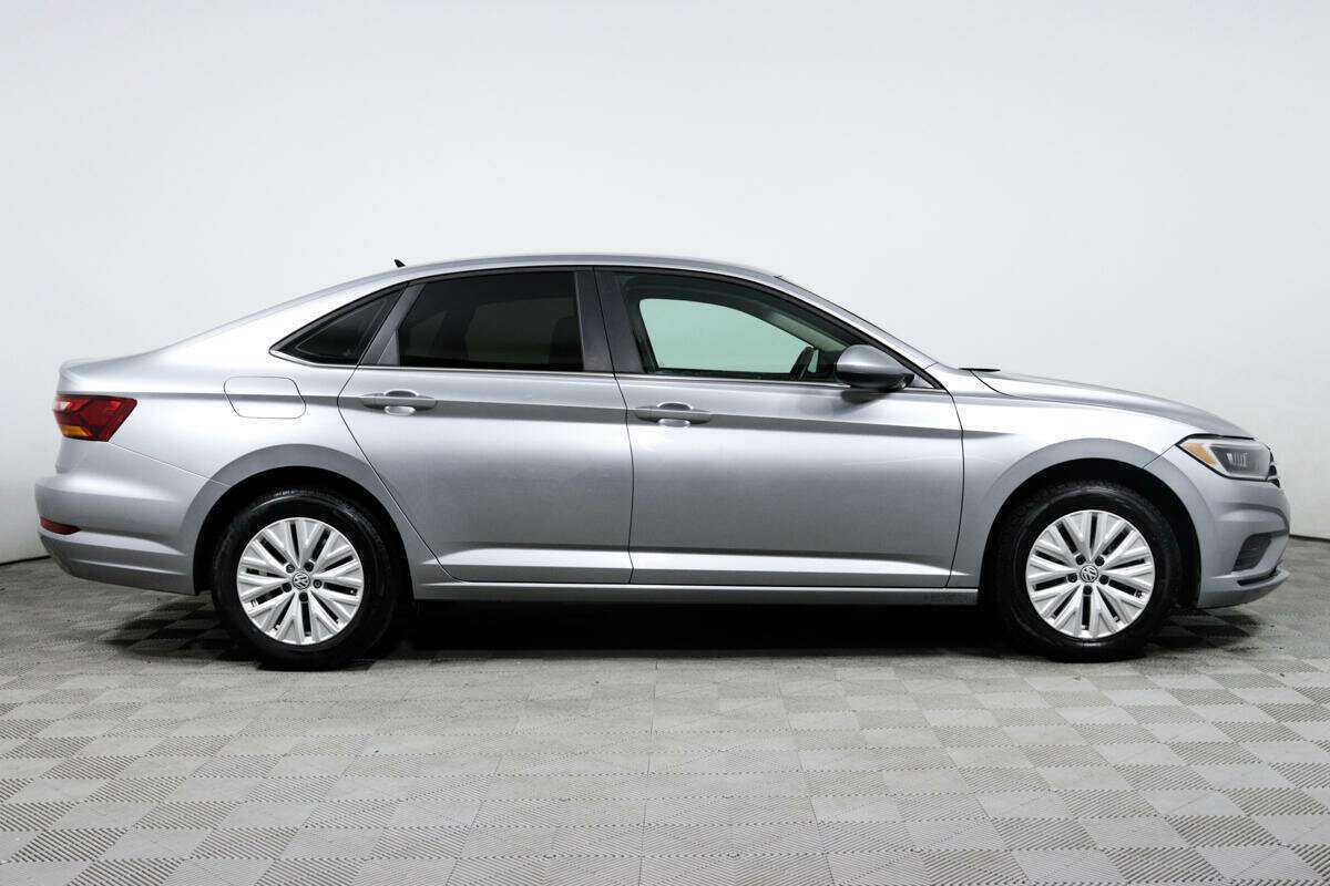 Volkswagen Jetta с пробегом — 2019 год. Фото: #3