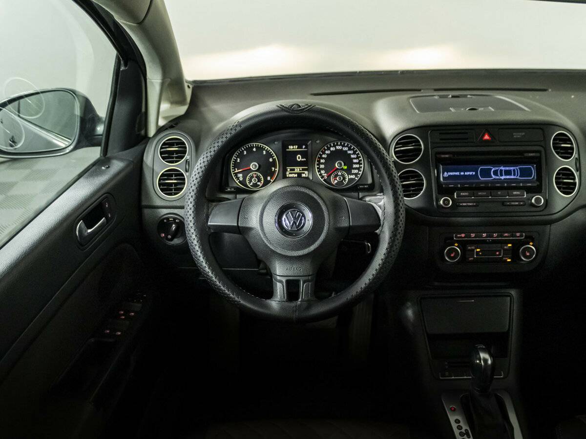 Volkswagen Golf Plus с пробегом — 2013 год. Фото: #8