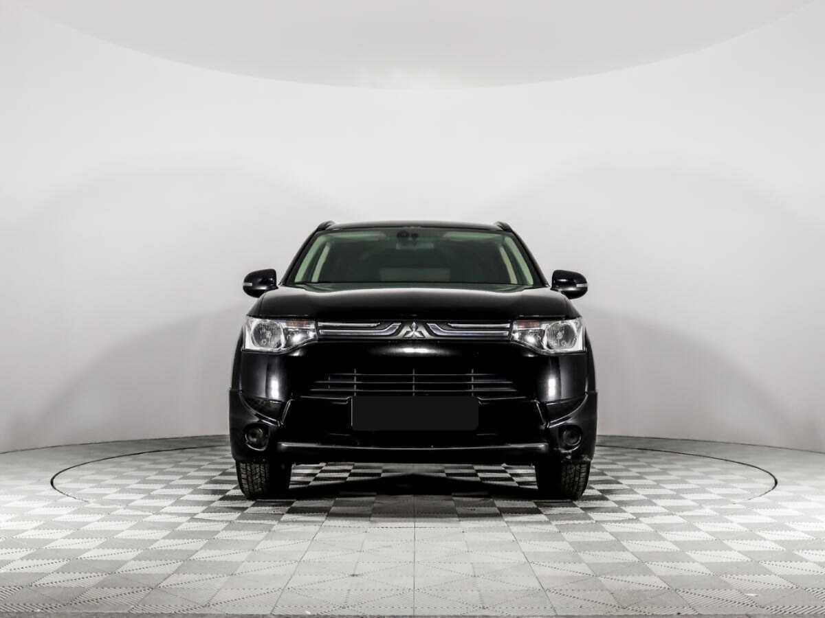 Mitsubishi Outlander с пробегом — 2014 год. Фото: #1