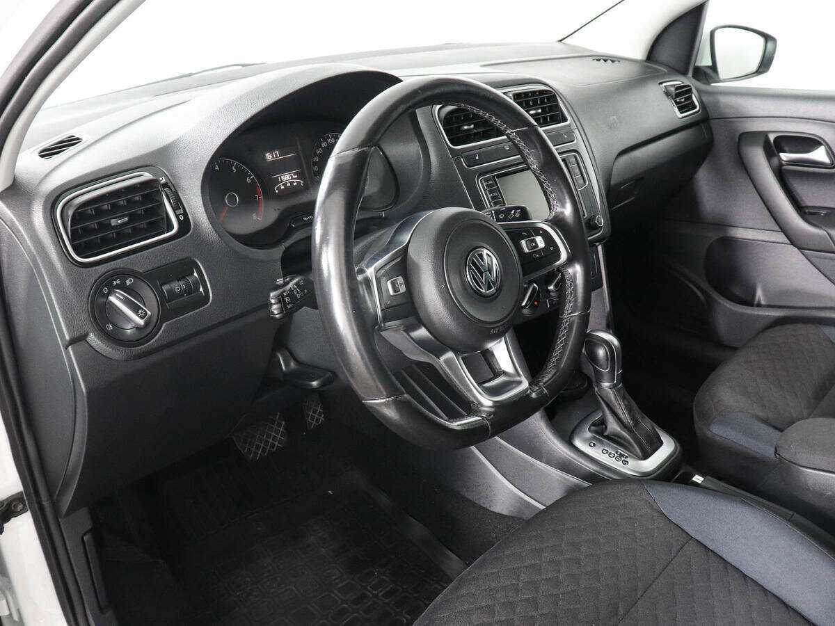 Volkswagen Polo с пробегом — 2019 год. Фото: #8