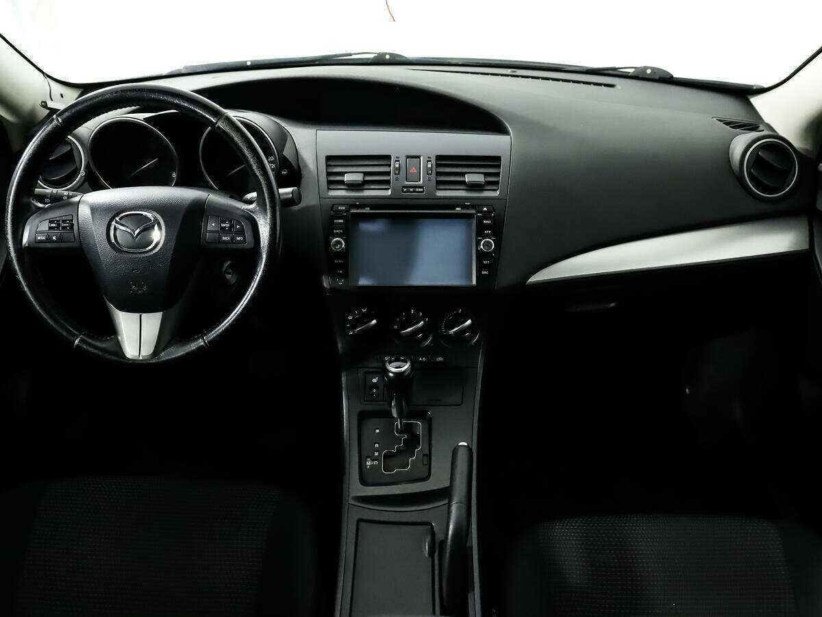Mazda 3 с пробегом — 2013 год. Фото: #10