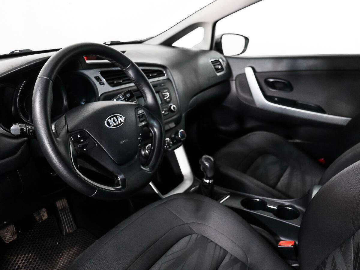 Kia Ceed с пробегом — 2013 год. Фото: #7