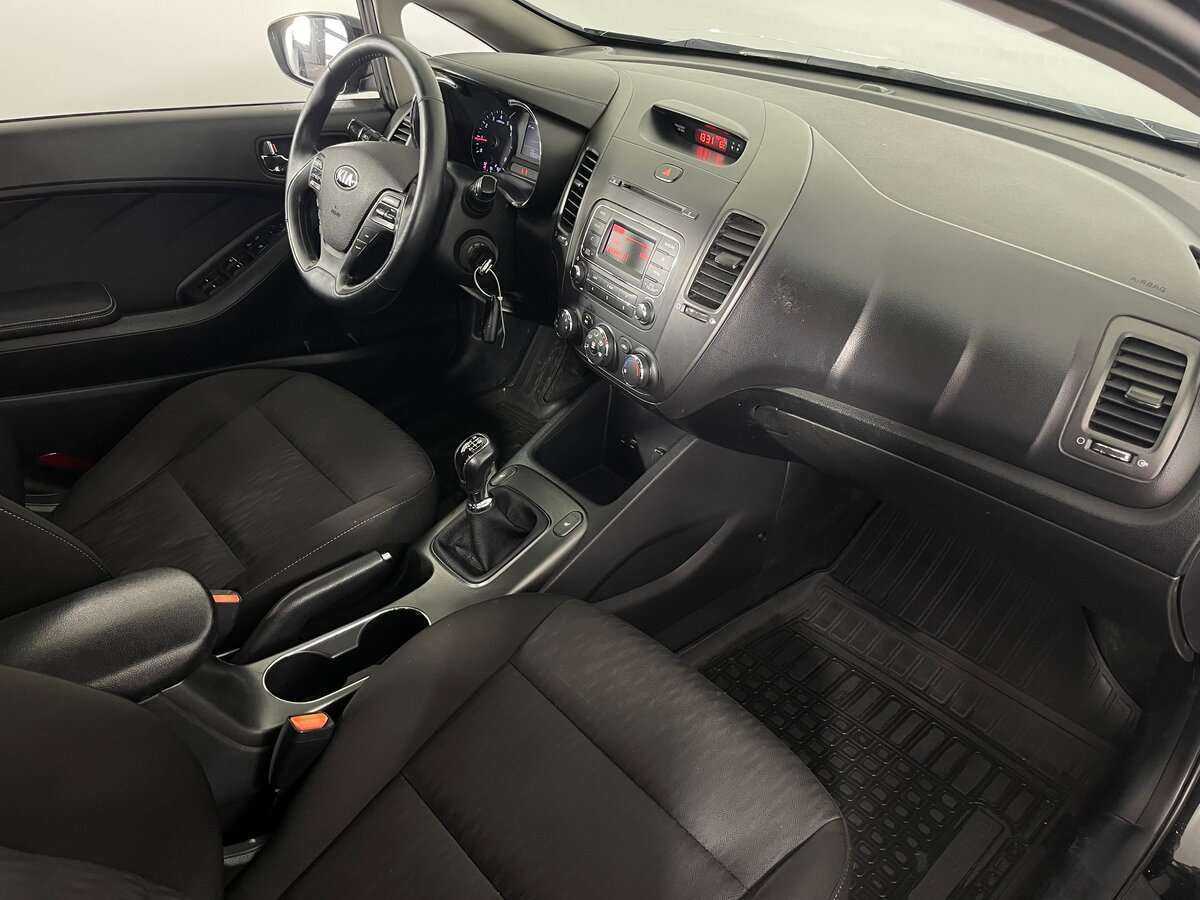 Kia Cerato с пробегом — 2015 год. Фото: #7