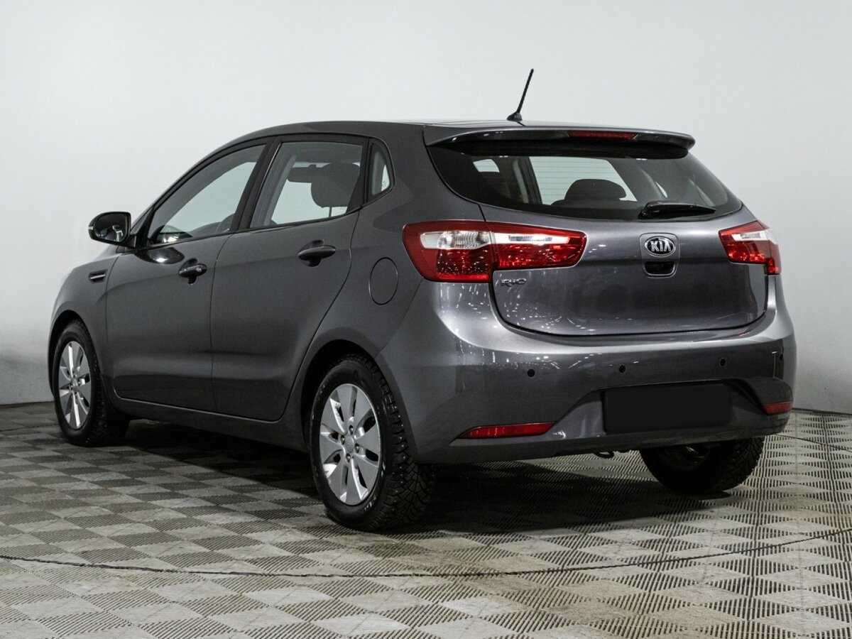 Kia Rio с пробегом — 2013 год. Фото: #6