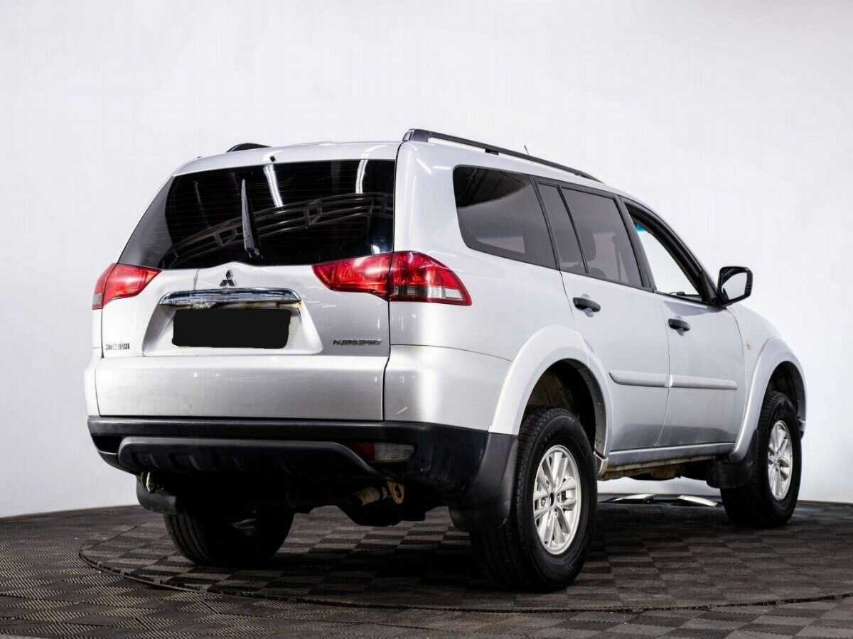 Mitsubishi Pajero Sport с пробегом — 2014 год. Фото: #5
