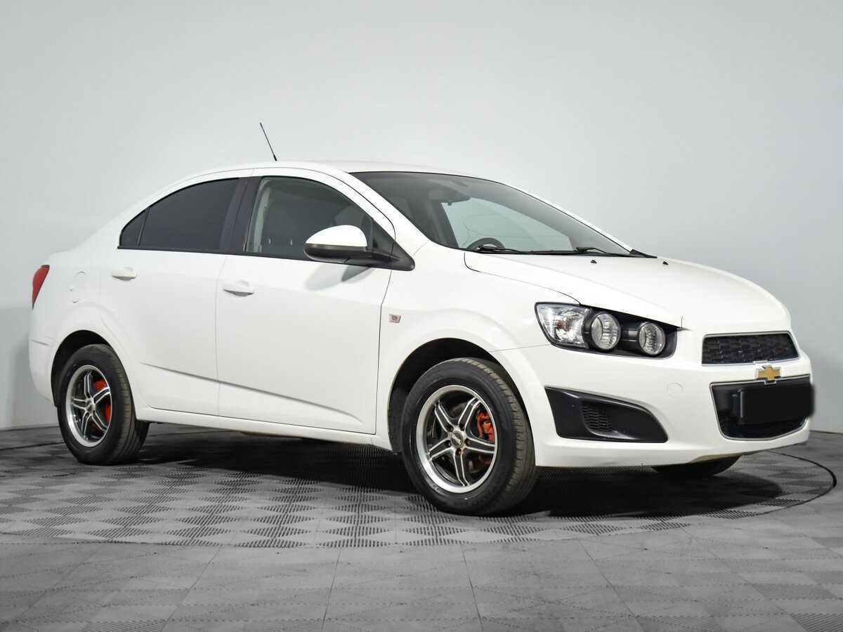 Chevrolet Aveo с пробегом — 2014 год. Фото: #2