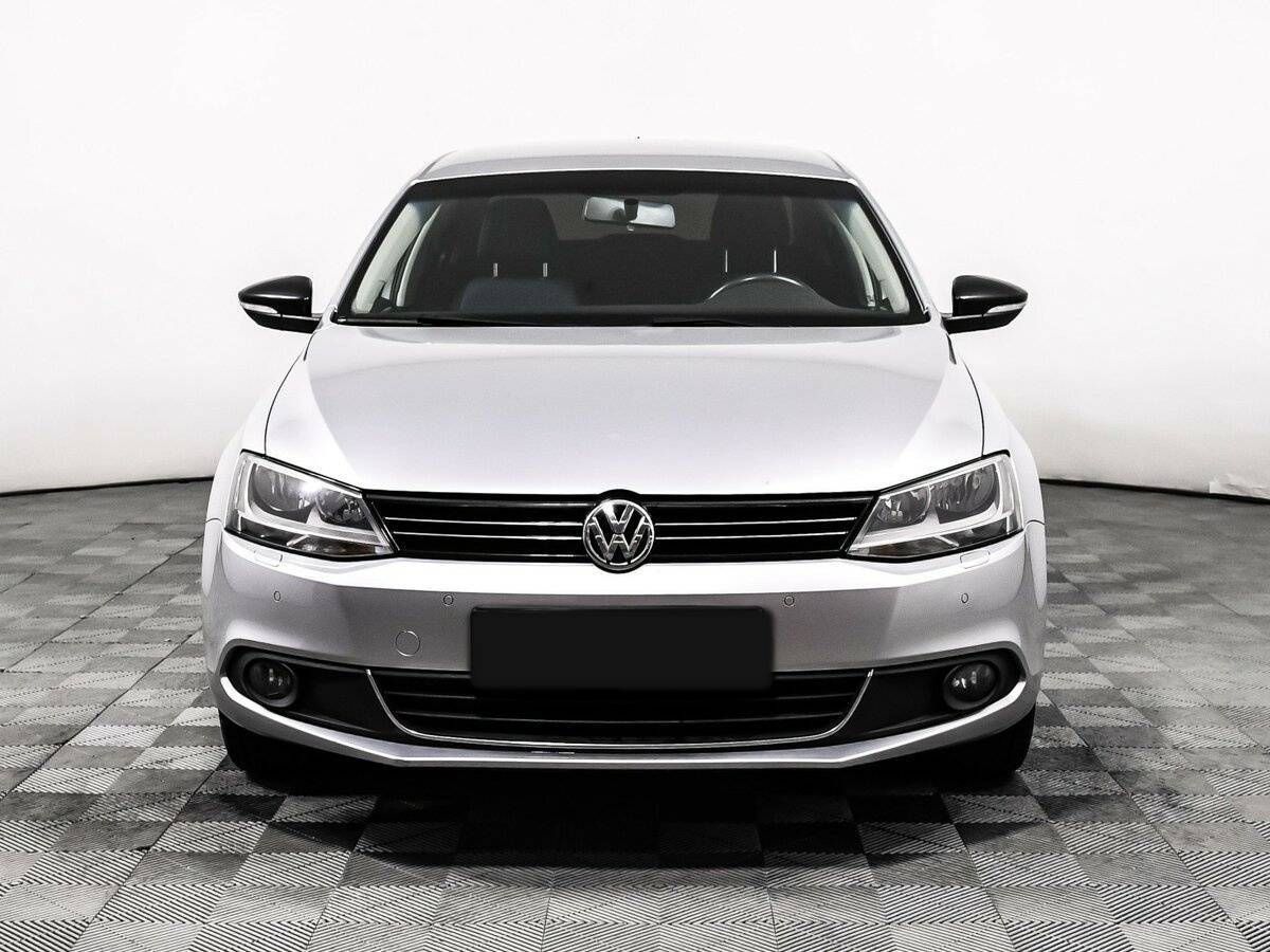Volkswagen Jetta с пробегом — 2013 год. Фото: #1