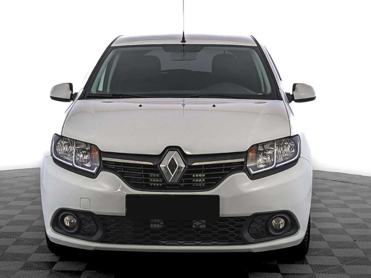 Renault Sandero с пробегом — 2016 год. Фото: #1