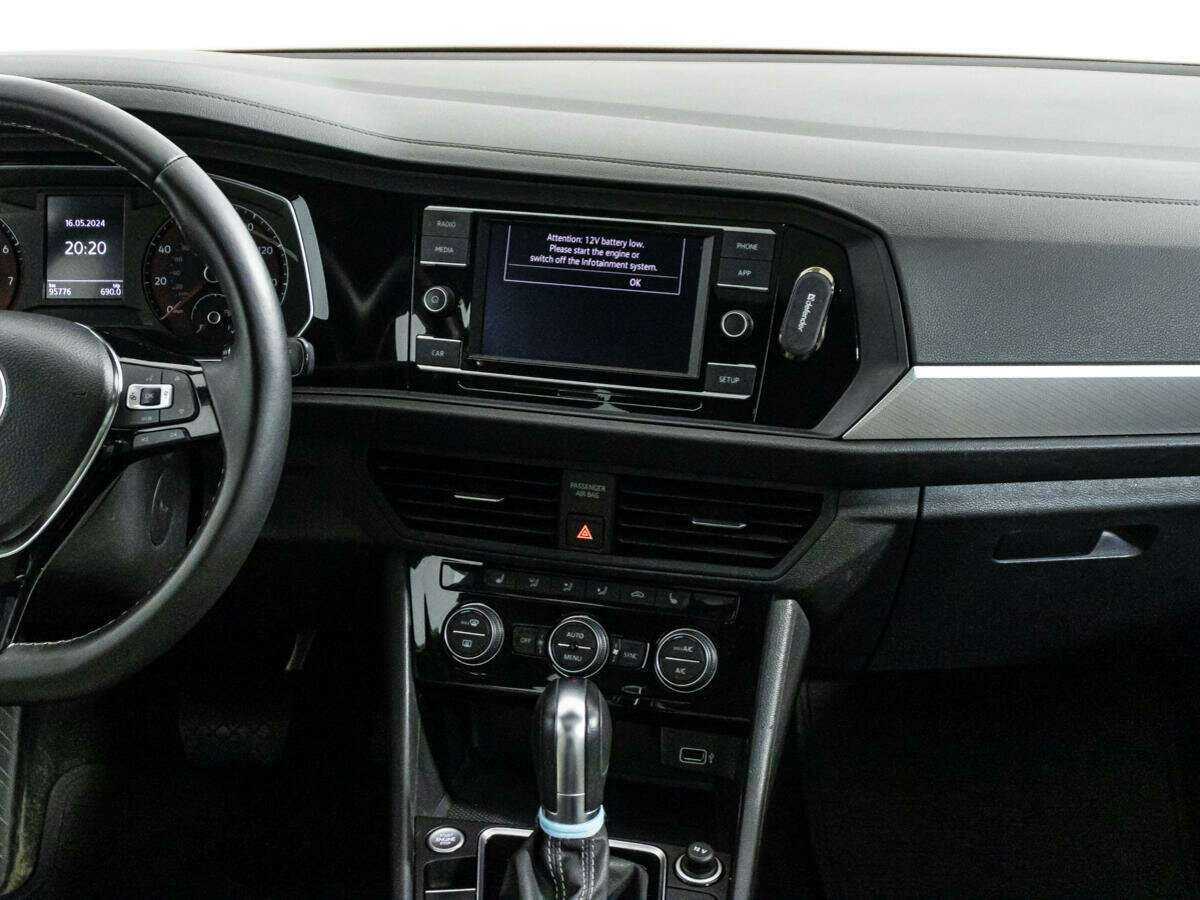 Volkswagen Jetta с пробегом — 2018 год. Фото: #13