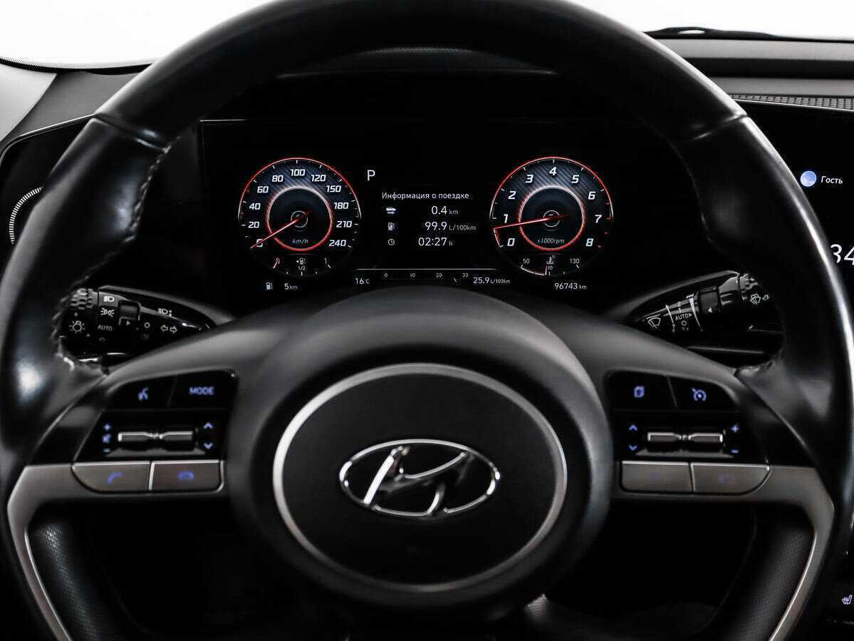 Hyundai Elantra с пробегом — 2021 год. Фото: #18