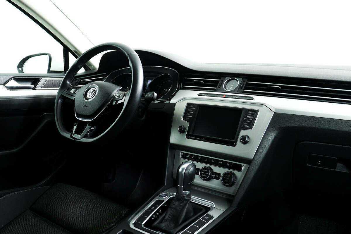 Volkswagen Passat с пробегом — 2016 год. Фото: #8