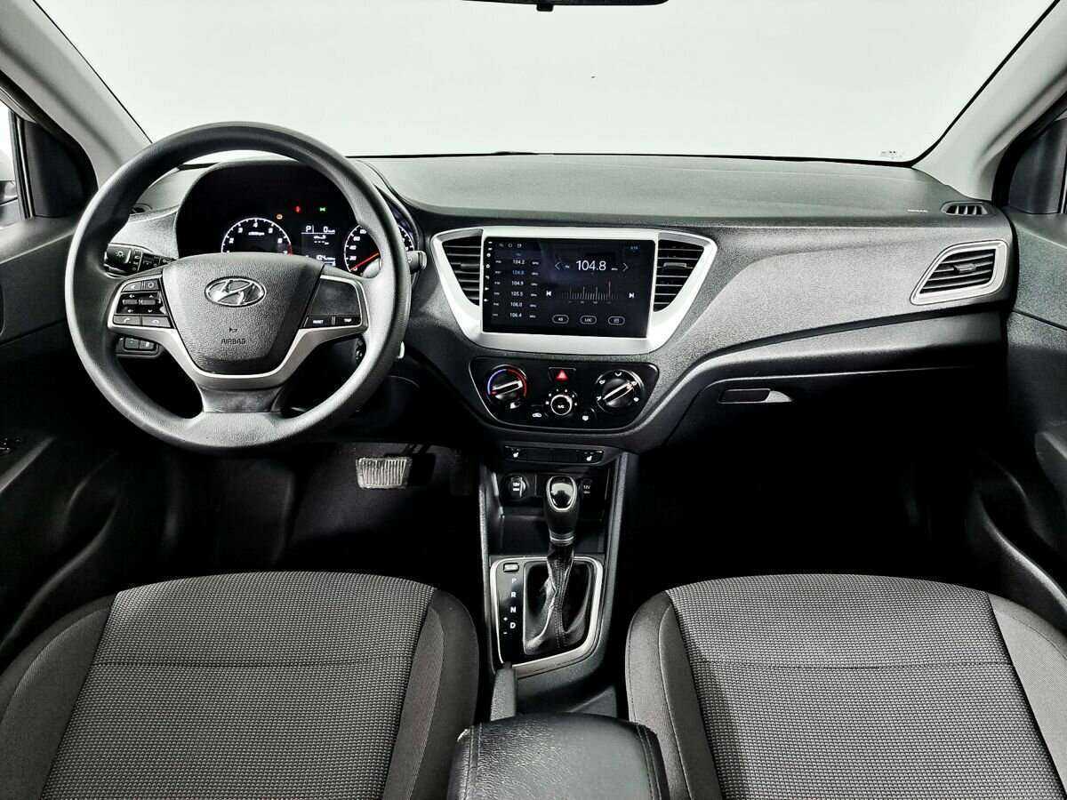 Hyundai Solaris с пробегом — 2021 год. Фото: #9