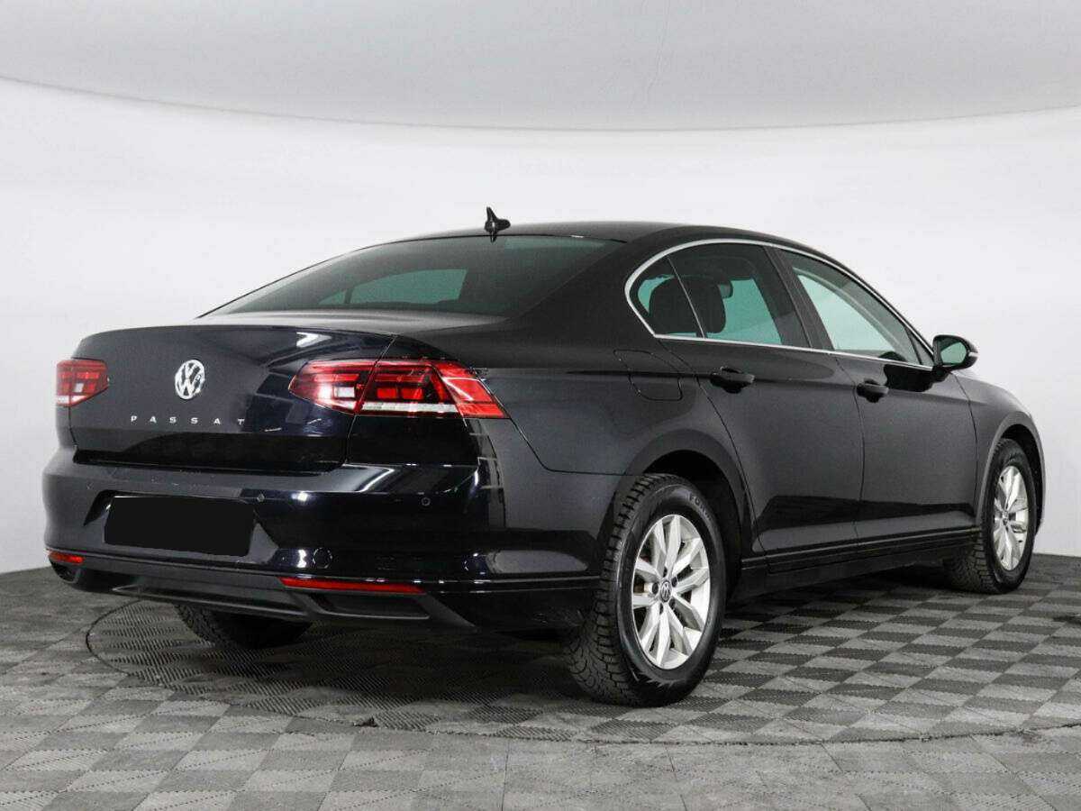 Volkswagen Passat с пробегом — 2020 год. Фото: #4