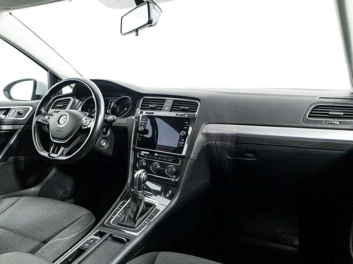 Volkswagen Golf с пробегом — 2018 год. Фото: #8