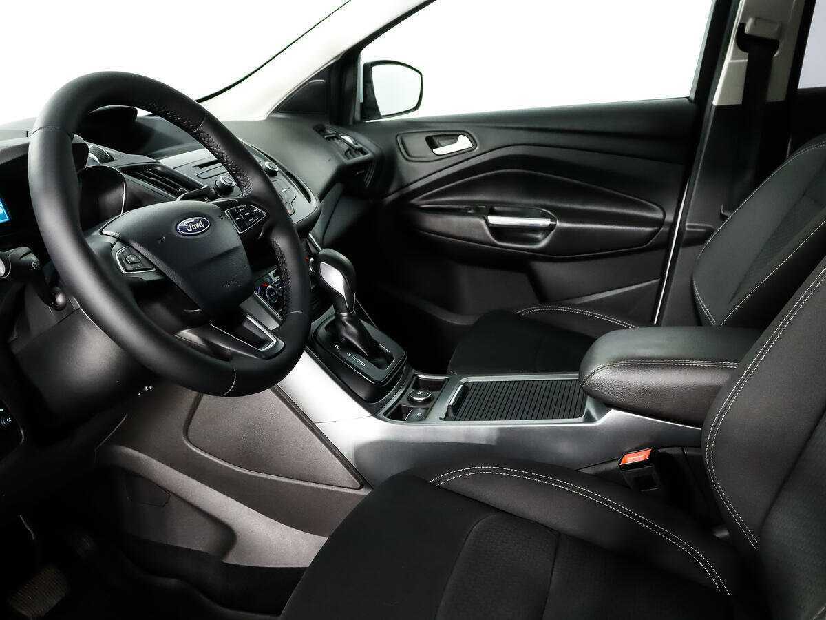 Ford Kuga с пробегом — 2017 год. Фото: #5