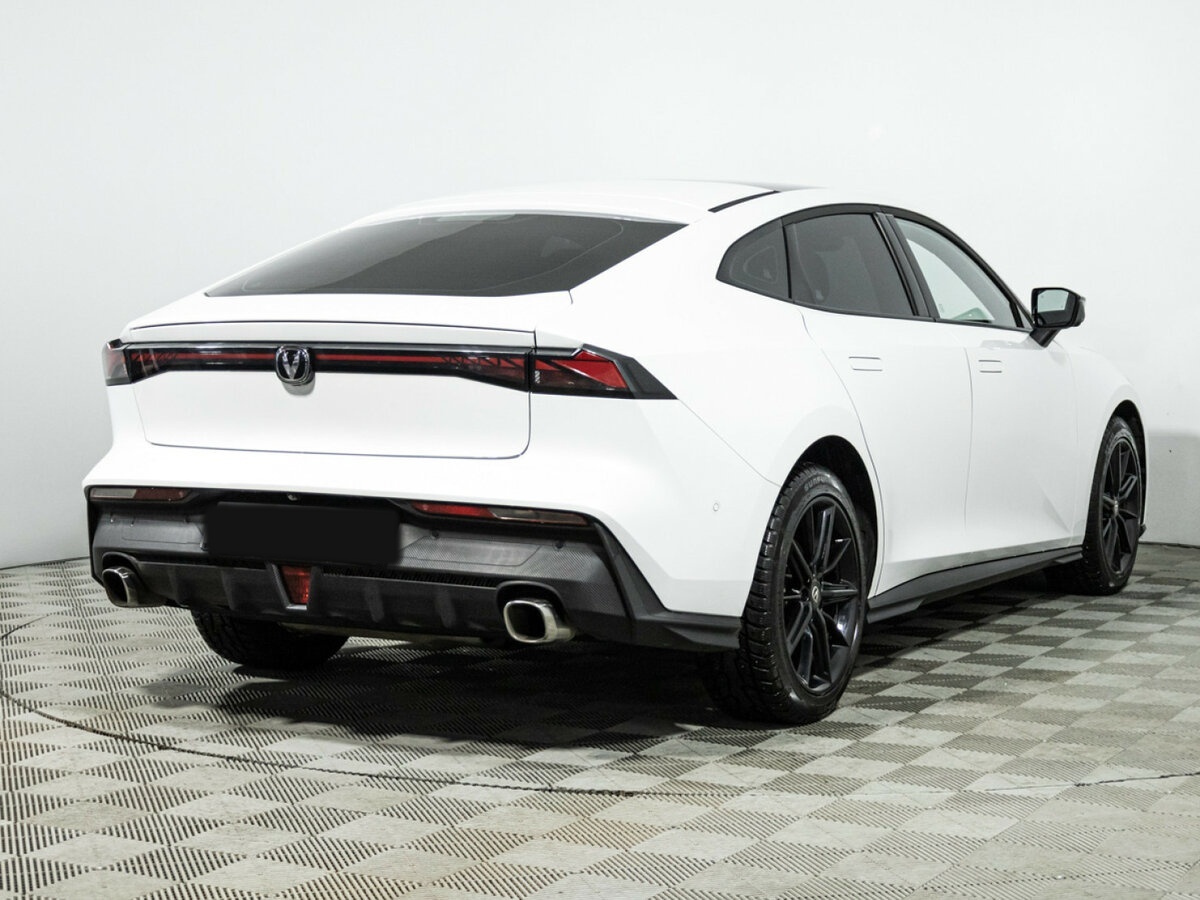 Changan UNI-V с пробегом — 2023 год. Фото: #4