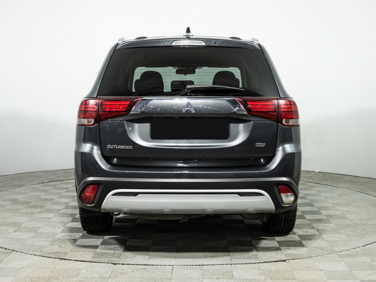 Mitsubishi Outlander с пробегом — 2020 год. Фото: #4