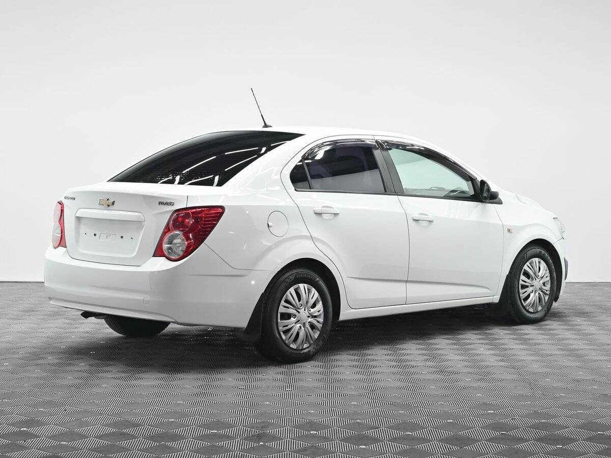 Chevrolet Aveo с пробегом — 2012 год. Фото: #3
