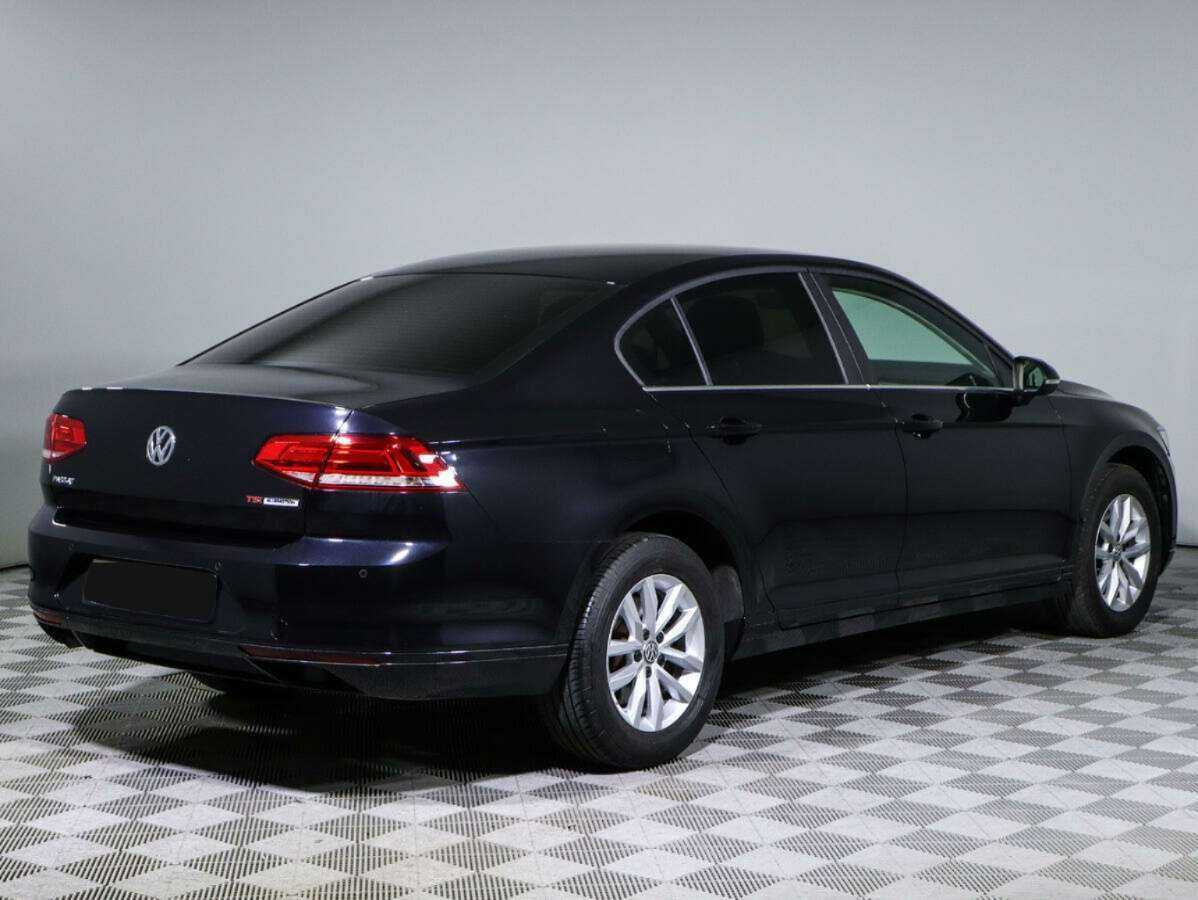 Volkswagen Passat с пробегом — 2015 год. Фото: #4