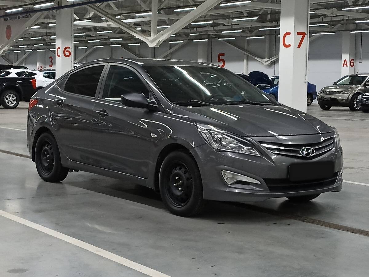 Hyundai Solaris с пробегом — 2015 год. Фото: #2