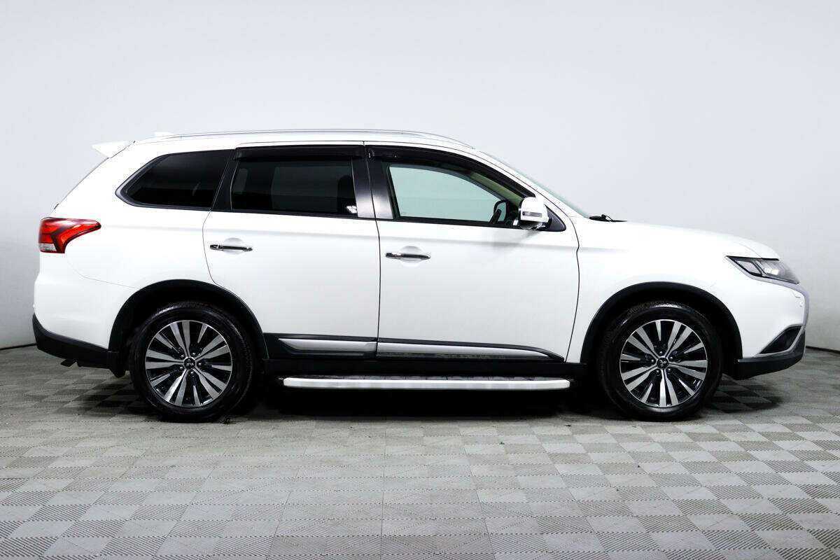 Mitsubishi Outlander с пробегом — 2019 год. Фото: #3