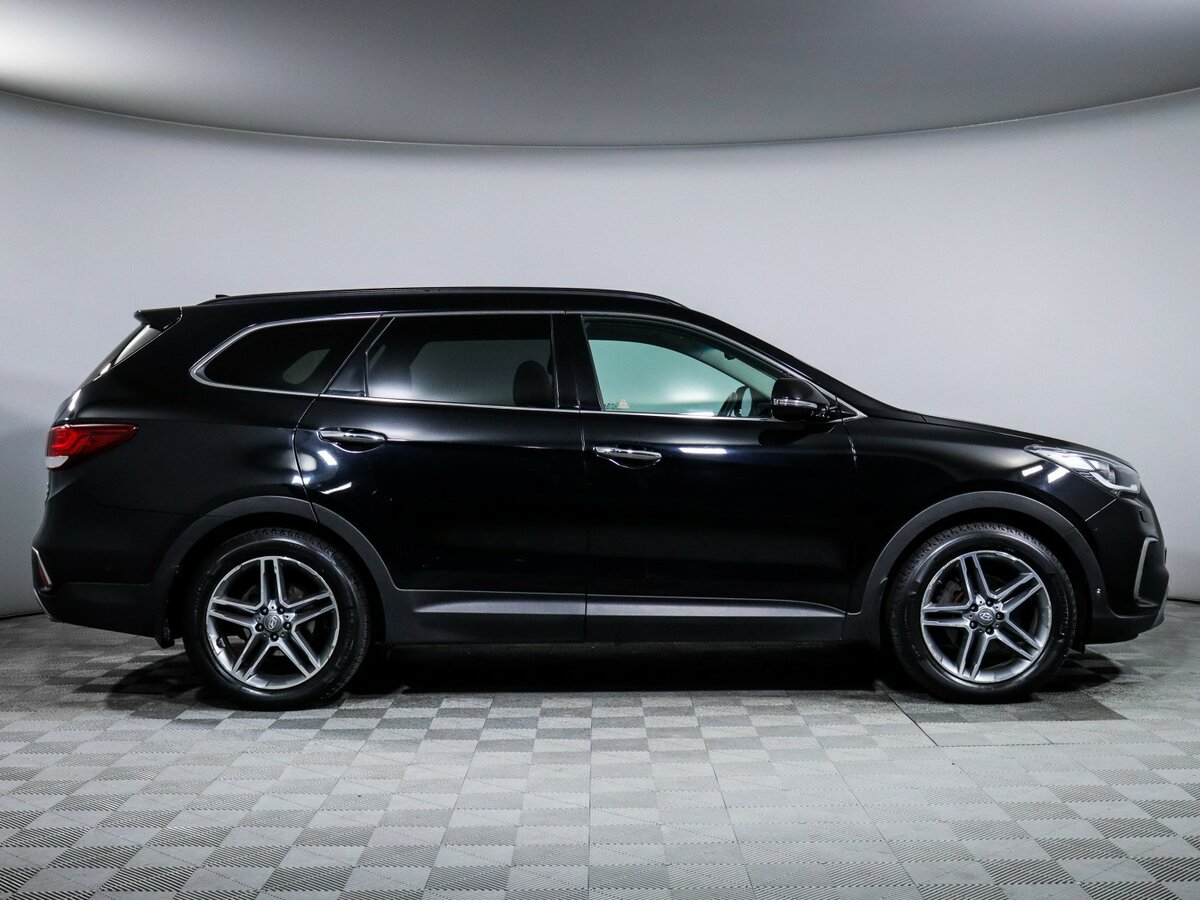 Hyundai Santa Fe с пробегом — 2017 год. Фото: #3