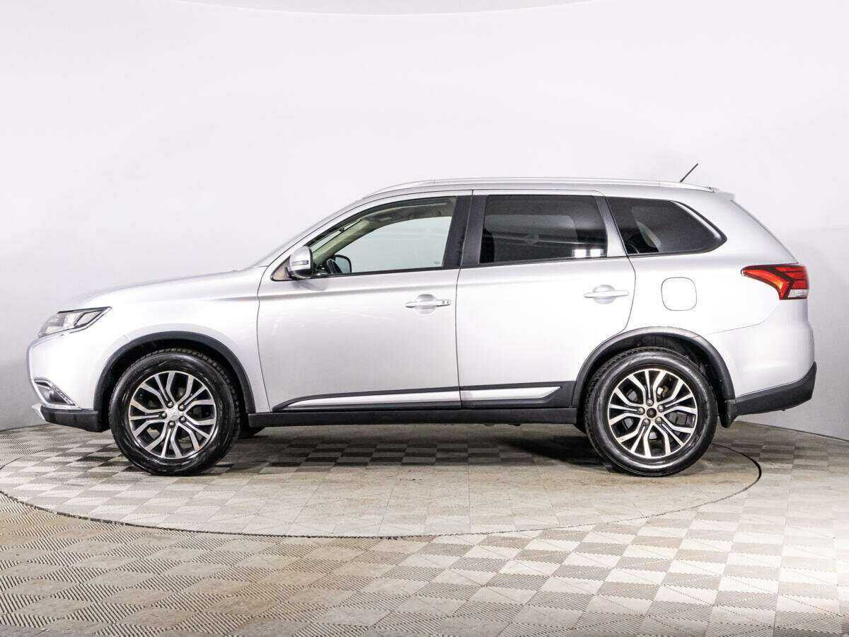 Mitsubishi Outlander с пробегом — 2015 год. Фото: #7