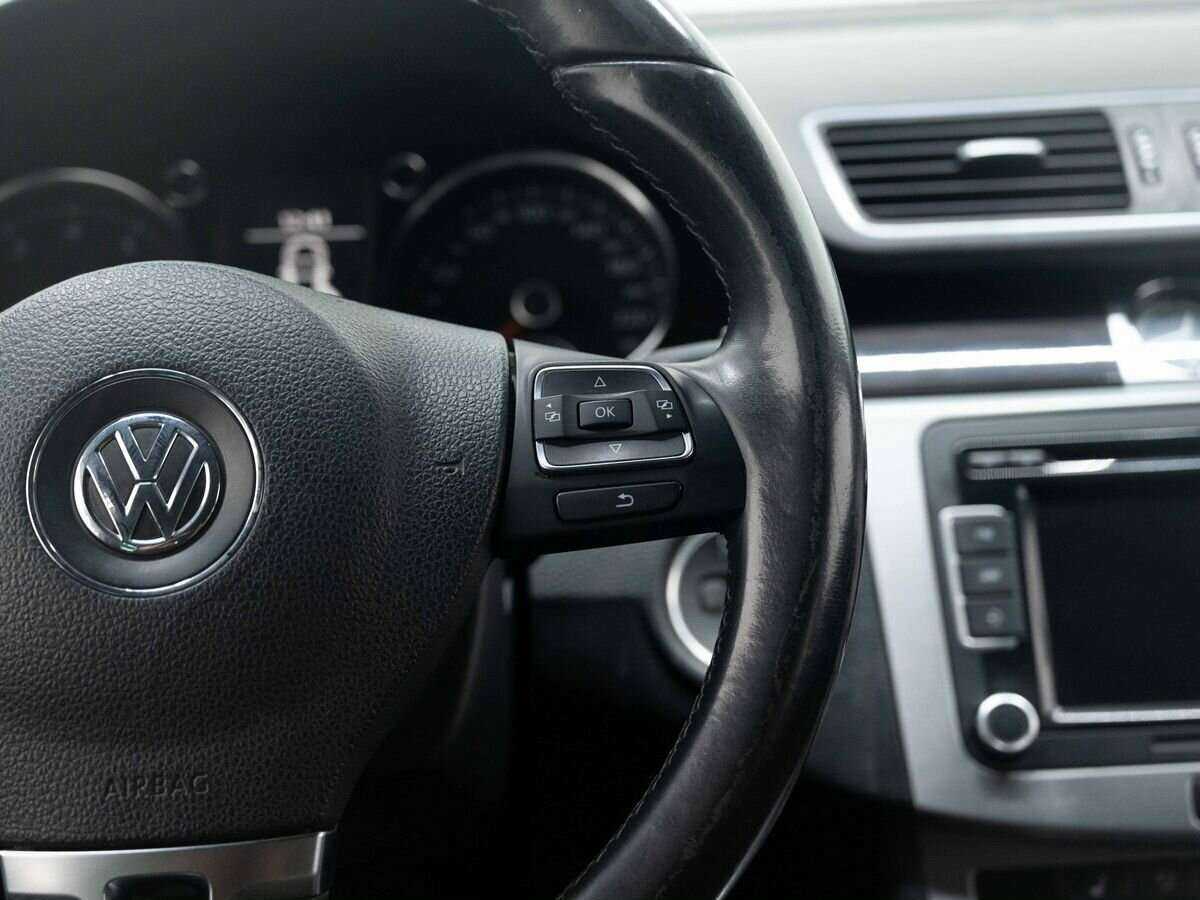 Volkswagen Passat CC с пробегом — 2014 год. Фото: #14