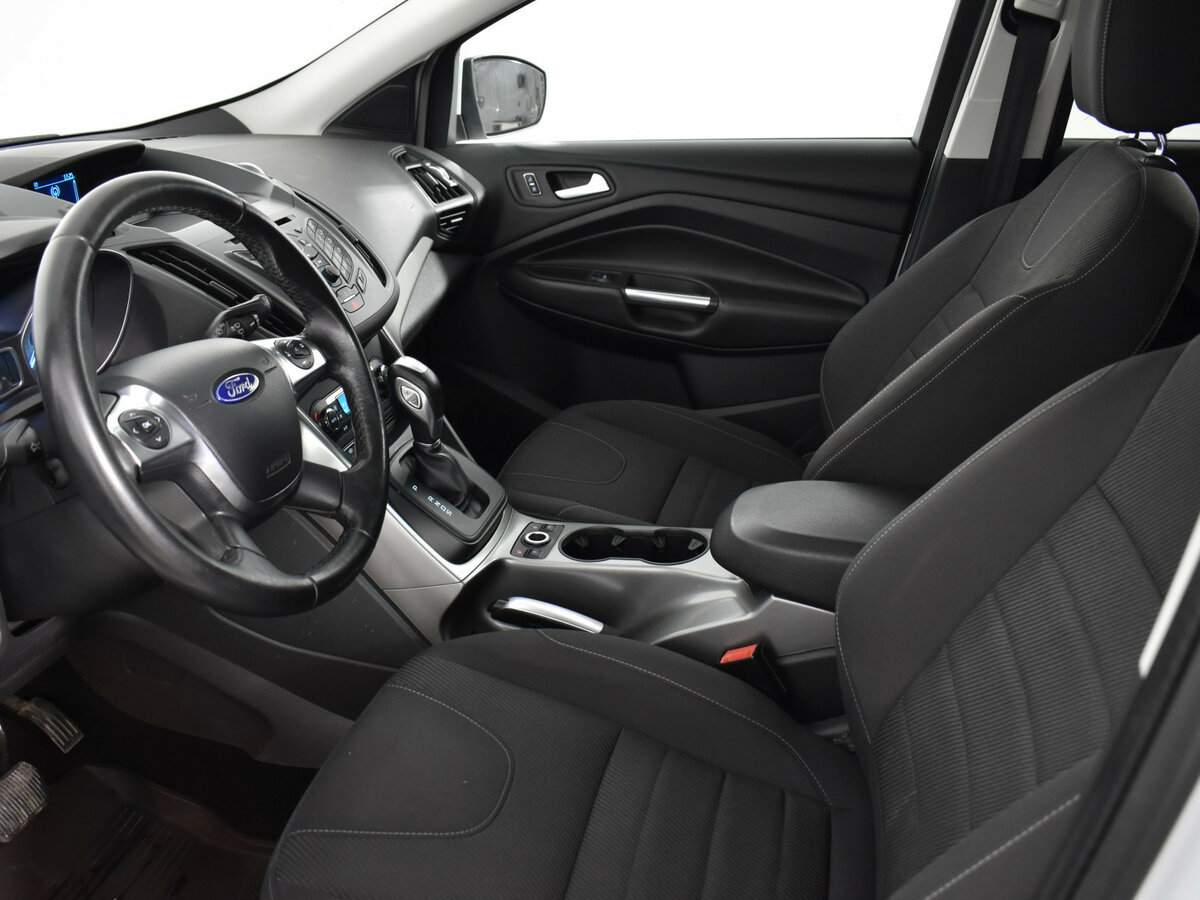 Ford Kuga с пробегом — 2014 год. Фото: #8