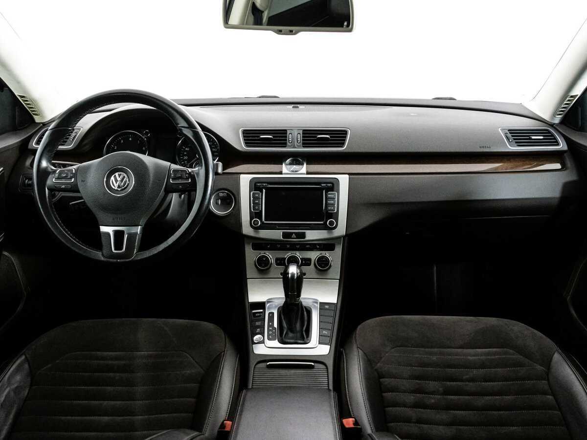 Volkswagen Passat с пробегом — 2012 год. Фото: #6