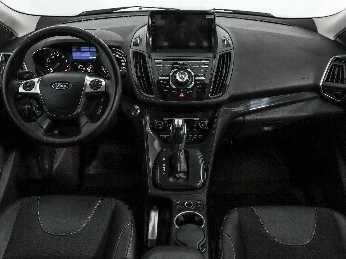 Ford Kuga с пробегом — 2014 год. Фото: #14
