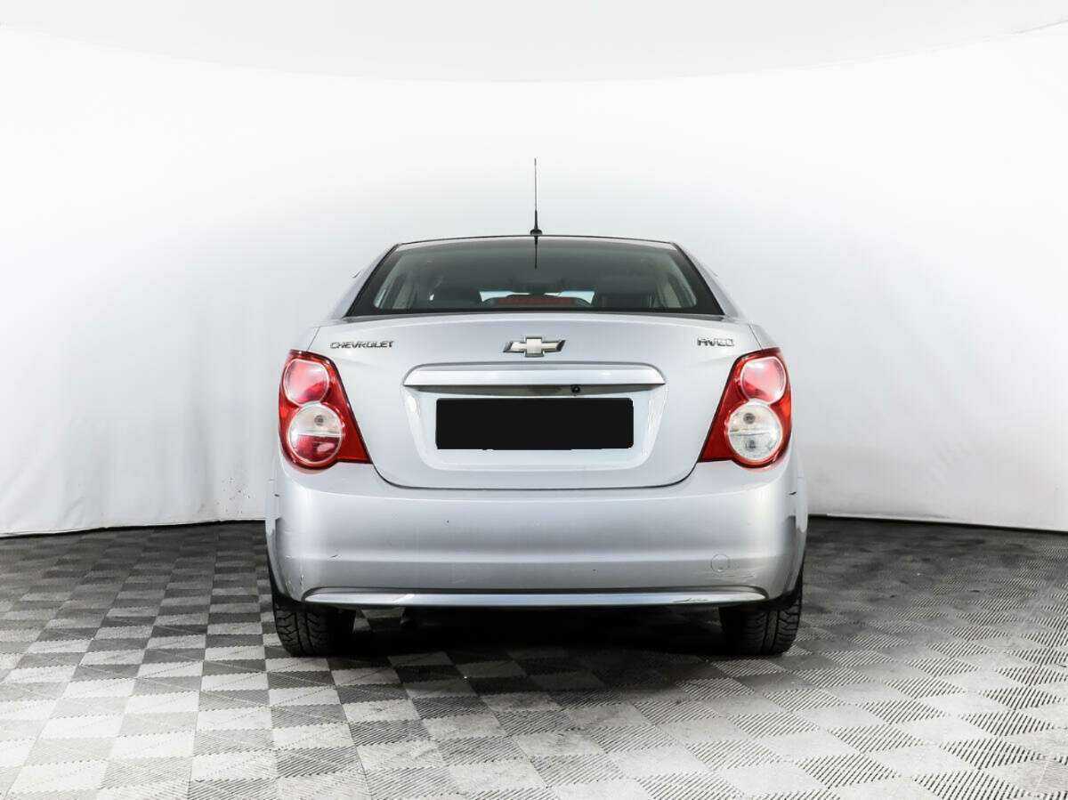 Chevrolet Aveo с пробегом — 2013 год. Фото: #5