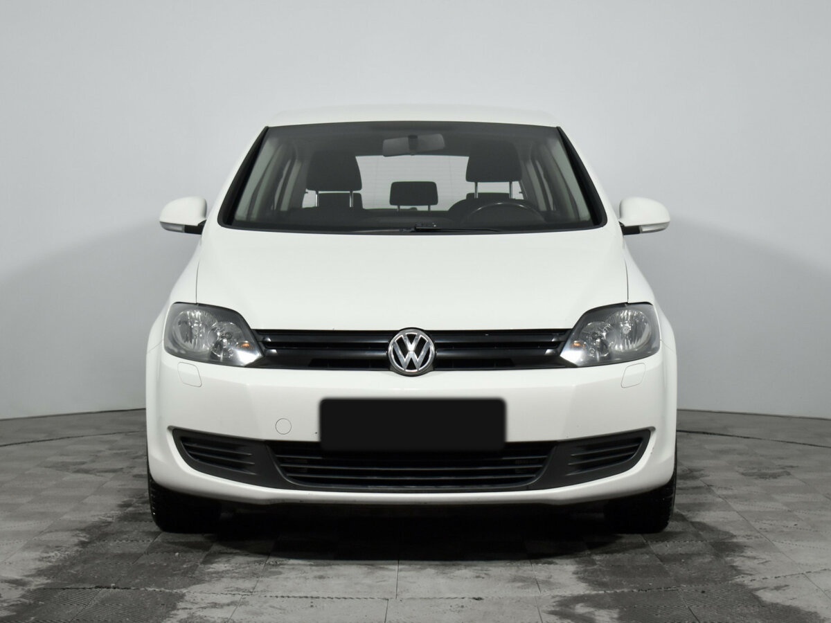 Volkswagen Golf Plus с пробегом — 2013 год. Фото: #1