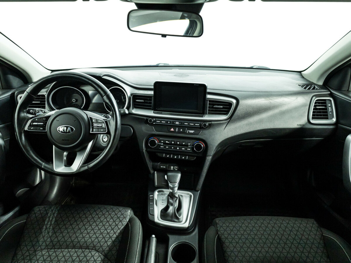 Kia Ceed с пробегом — 2018 год. Фото: #12